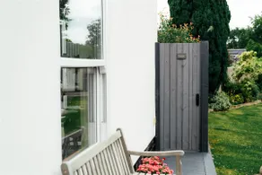 Self contained studio in Lower Bourne, Farnham - Image 4