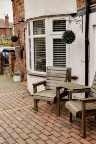 Idyllic 2 bedroom Canal facing Cottage in Hopwas - Image 4