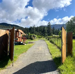 Farm and Country Getaway- Fleetwood Cabin - Image 2