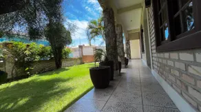 Spacious house with pool and game room - Image 5