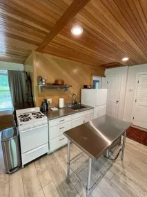 Guest suite on beautiful 80 acre property - Image 5