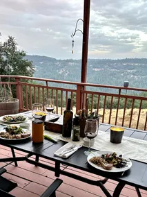 Quiet mountain getaway with great views. - Image 1
