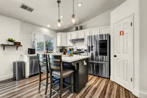 3BR Home 5 min Adventist Dog Friendly & EV Charger - Image 2