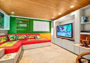 Tropical Beach Bungalow Romantic Couples Getaway - Image 2