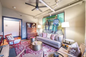 A Novel Situation • Vintage 1BR Near Wrigley - Image 4