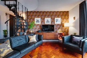 Duplex Penthouse with Skyline Views in the City - Image 2