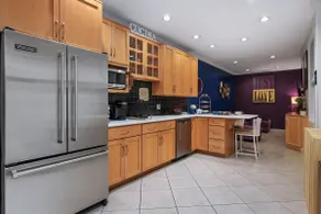 Large Luxury Executive Home Grand Piano +Courtyard - Image 2
