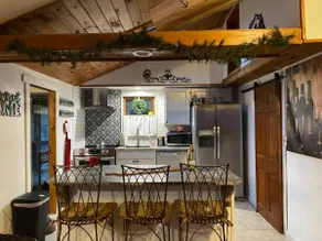 Peaceful Gateway to Island Creek Cottage - Image 4