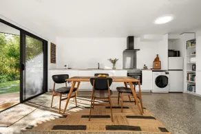 The Garden Studio is a nature lovers retreat - Image 5