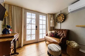 Central Cozy Cottage: Walk to Bars, Cafes, & Parks - Image 2