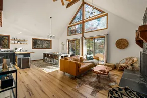 Pet Friendly Cabin w/Hot Tub, Sauna & Game Rooms - Image 2