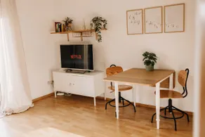 STAY COSY l XXL parking space & Netflix & key box - Image 5