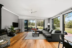 Wine Down Estate, 8 bedroom with resort style Pool - Image 3