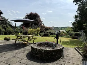 Spacious home with hot tub, lovely garden & views - Image 3