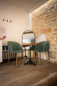 La Suite des Jardins Secrets · Spa Apartments Dijon - Image 5