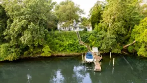 Peaceful Waterfront Family Retreat - Image 4