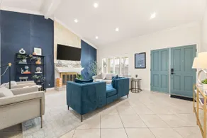 Elegant Gem in OC: Central, Games, Beaches, Disney - Image 3