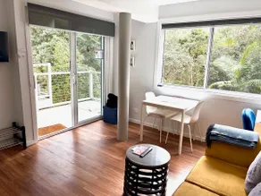 Treetop Views Avoca Beach 2 minutes to Beaches - Image 3