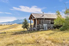 Outlaw Cabin | Restored Yellowstone Park Cabin - Image 4