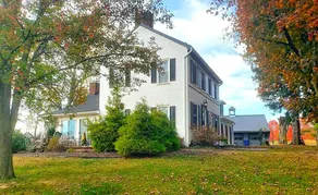 BIRCH HOUSE • Perfect Fall Getaway! •Cozy •Classic - Image 3