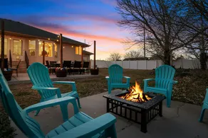 Family-friendly 8 bedroom home with hot tub - Image 3