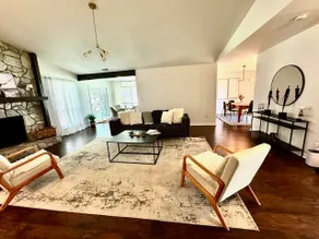 Very Stylish, Beautiful, Clean & Comfortable home - Image 2