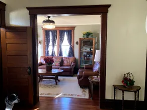 Spacious, pet-friendly, near downtown, 1890s home - Image 4