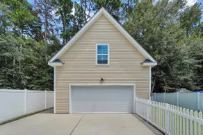 Beautiful Carriage House! Your Home Away from Home - Image 3