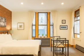 Cozy Studio Sanctuary in Washington Heights - Image 2