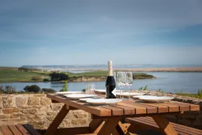 Panoramic Sea Views & Luxury: Coastguards Retreat - Image 5