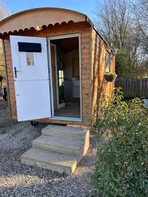 Primrose Cabin - York - Image 2
