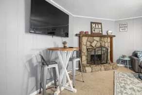 Large 4-Bedroom Home with Expansive Fenced Yard! - Image 4