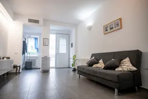 At Lucio's house - Image 5