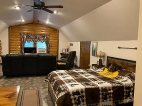MOJO'S LOFT - Image 2