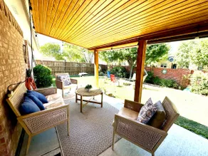 Spacious, modern and comfy 4 bedroom home! - Image 4