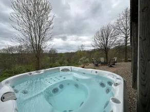 Luxury Lodge Hocking Hills w/ Hot Tub & Game Room - Image 2