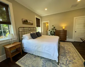 Backyard Bungalow in Leesburg - Image 2