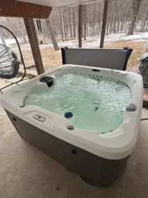 The Mountain House, now with Hot Tub! - Image 4