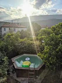 Superbly renovated apartment with swimming pool and garden - Image 4