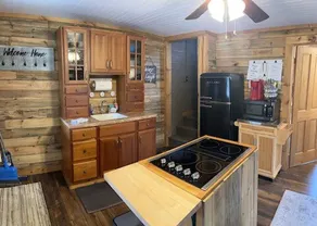 Cozy Couples Farmhouse - Image 3