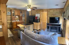 Cozy Couples Farmhouse - Image 2