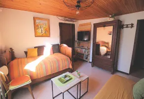 70 m² accommodation with every comfort and terrace in a stone house - Image 3