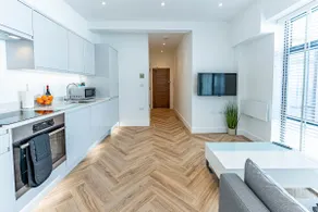 Wellington House - Executive One Bedroom Apartment - Image 2