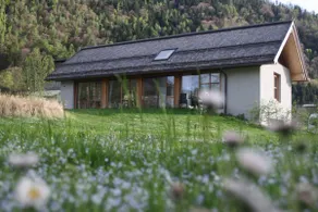 Detached guest house half - Image 4
