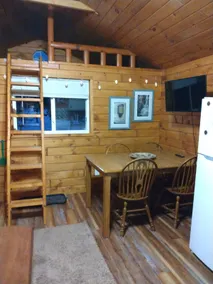 Quiet Petoskey Cabin - Image 5