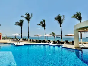 3303 (K) Beautiful Beachfront Condo - Image 3