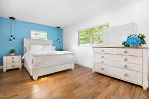 The Coastal Dream! Only 3miles to the beach, Fast WiFi, Garage - Image 2