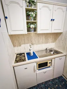 the little house - Image 4
