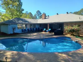 Large Cozy 4 bedroom home sleeps 8 w/ pool - Image 5