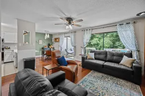Rest Easy at Travelers Townhome- King & Queen beds - Image 2